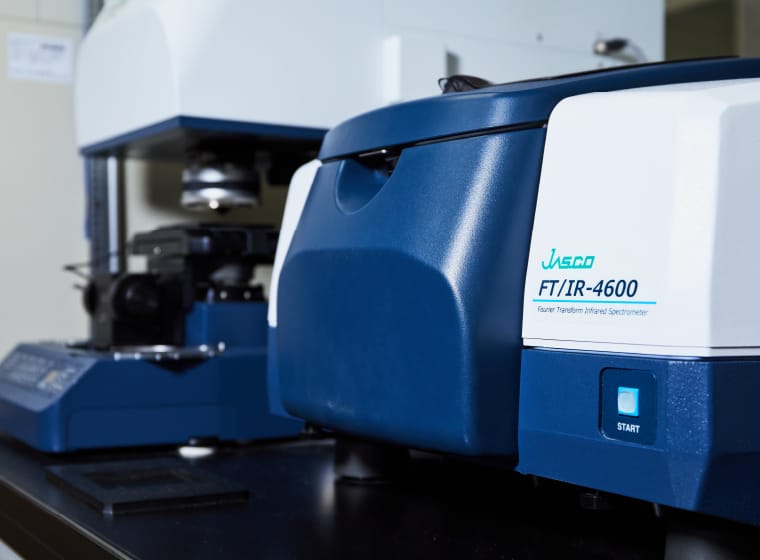 Fourier-transform infrared (FTIR) spectrometer